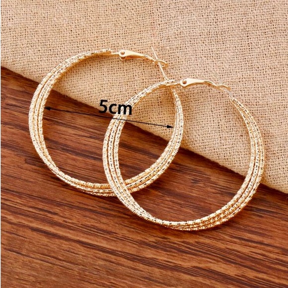 Textured Hoop Layerd Yellow Gold Metal earings - Picture 2 of 3